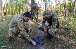 Тренування операторів FPV-дронів 13-ї бригади НГУ «Хартія»