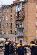 Поисково-спасательная операция в Прилуках после российского ракетного удара по пятиэтажке
