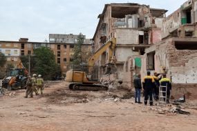 Поисково-спасательная операция в Прилуках после российского ракетного удара по пятиэтажке