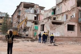 Поисково-спасательная операция в Прилуках после российского ракетного удара по пятиэтажке
