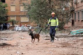 Поисково-спасательная операция в Прилуках после российского ракетного удара по пятиэтажке