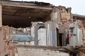 Последствия ракетного удара по жилому дому в Прилуках