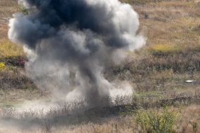 Дым от подрыва боеприпаса