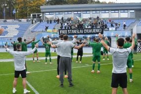 FC Karpaty players near the fans