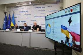 Елена Охримчук, Денис Денисенко, Александр Алферов