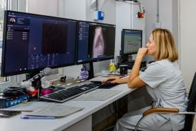 Doctors in the radiation therapy