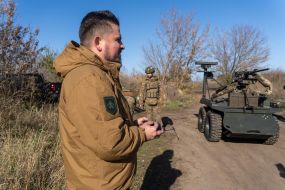 Military personnel tested the "Zmiy" ground-based robotic system at a training ground