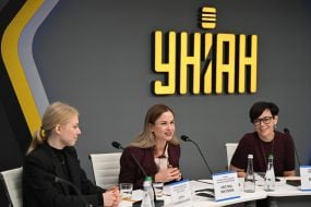 Аліна Коновальченко, Крістіна Мікулова, Вікторія Масна