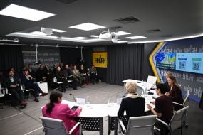 Учасники  зустрічі в рамках Проекту бізнес-діалогів Women in Capital