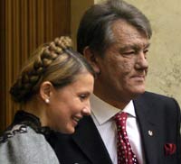 Ющенко привітав Тимошенко з днем народження