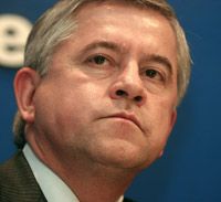 Кінах учить, що треба всім робити, ”починаючи з Президента”