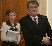 Сегодня Тимошенко обсудит с Ющенко катастрофу и отдаст крестик