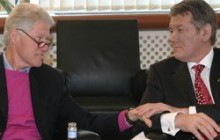 Клинтон считает, что Ющенко не нуждается в его советах