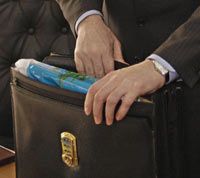 Полное распределение должностей помаранчевой власти 