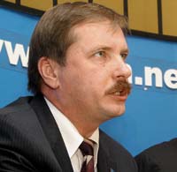 Янукович хочет быть премьером на старте, а Тимошенко и на финише