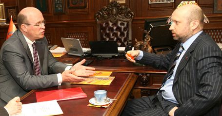 Наша Україна хоче, щоб парламентом керував Президент 