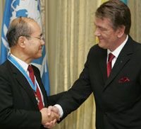 Президент Украины наградил Гендиректора ЮНЕСКО
