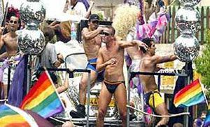 Российские геи проведут запрещенный парад в Москве