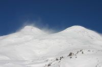 Спасатели обнаружили на Эльбрусе тела нескольких альпинистов