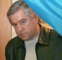 Кинах тем временем делает ”свою игру”