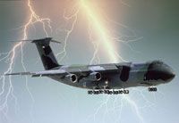 В самолет американского сенатора ударила молния