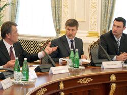 Парламент шантажує Президента