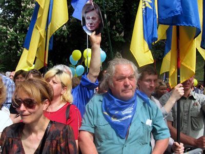 Еханурова запустили “в космос” в оранжевых трусах