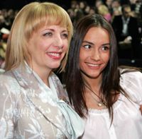 Катерина Ющенко взяла з собою в Луганськ пасербицю