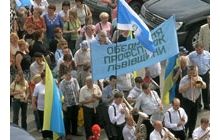 Бело-голубой Майдан требовал всего и сразу