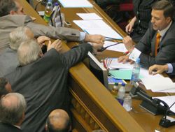 Регіони розповсюджують серед депутатів свій ультиматум