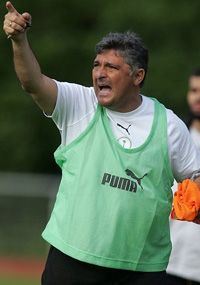 Тренер сборной Саудовской Аравии считает команду Блохина ”слабой”