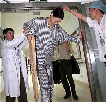 Самая высокая женщина в мире (фото)