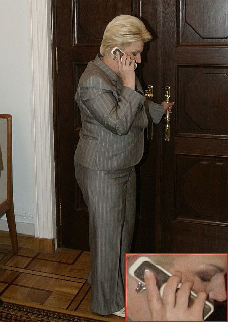 Какими мобилками пользуются народные депутаты (фоторепортаж)