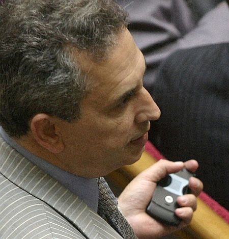 Какими мобилками пользуются народные депутаты (фоторепортаж)