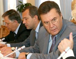 Янукович заявляет, что не допустит дестабилизации ситуации в Украине