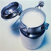 Кабмин утвердил минимальные цены на молоко и сливки