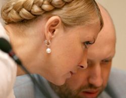 БЮТ не хоче бути масовкою при легалізації коаліції Регіонів і Нашої України