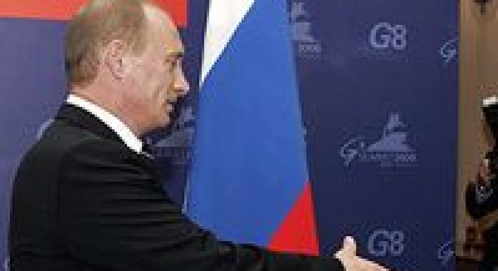 Россия после G8 : «Мерзкий душок авторитаризма»