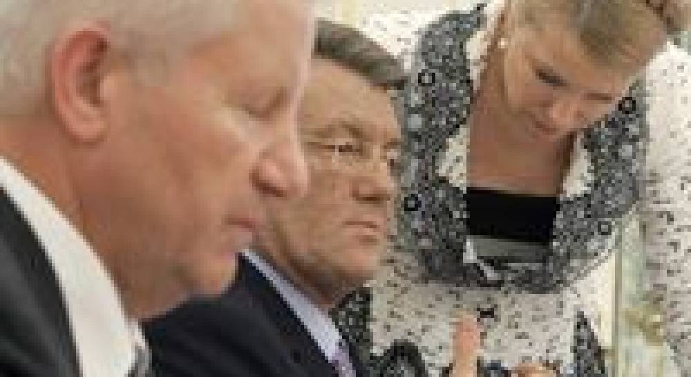 Ющенко мирив, Мороз складав вірші, Безсмертний перекривляв Юлю, Янукович захищав НАТО...