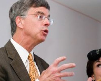 Посол США в Украине Вильям Тейлор принимает участие в открытии лаборатории Паккарда в Севастополе. 20 июля