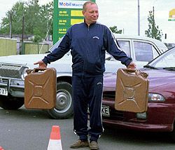 Из свободной продажи начал исчезать бензин