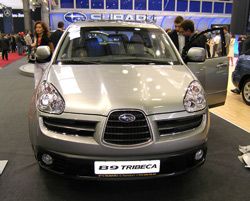 Subaru представила обновленные Legacy и Tribeca (фото)