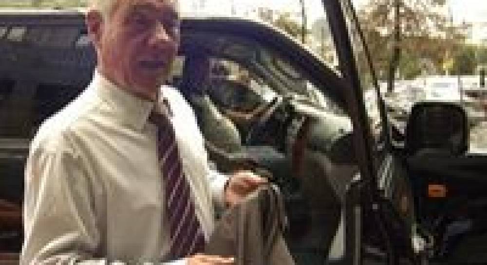 Почекаю, поки Президент скасує незаконний указ про моє звільнення
