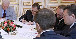 Розпочалася зустріч лідерів 4 політичних сил