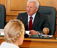 Тимошенко написала віршик у відповідь Морозу