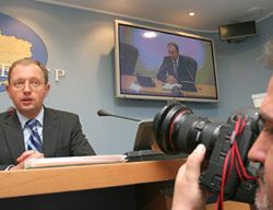 Яценюк відкидає можливість очолити НСНУ