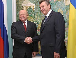 Фрадков предлагает Украине синхронно вступать в ВТО