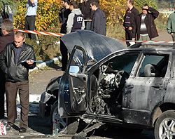Автомобіль Романа Федишина після вибуху Автомобіль Романа Федишина після вибуху