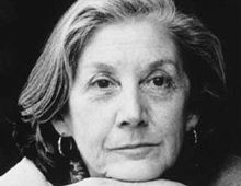 Нобелівську лауреатку пограбували і замкнули в коморі