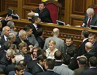 БЮТ и Регионы блокировали трибуну ВР